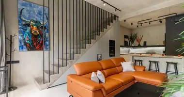 Wohnung 4 Schlafzimmer in Kerobokan Kaja, Indonesien