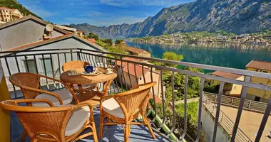 Hôtel 380 m² dans Muo, Monténégro