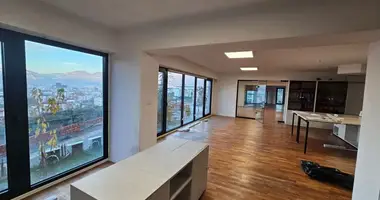 Bureau 290 m² dans Tirana, Albanie