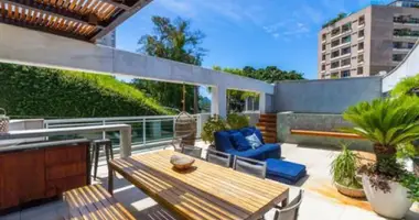 Penthouse 4 bedrooms in Regiao Geografica Imediata do Rio de Janeiro, Brazil