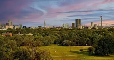 3 bedroom apartment in London, United Kingdom