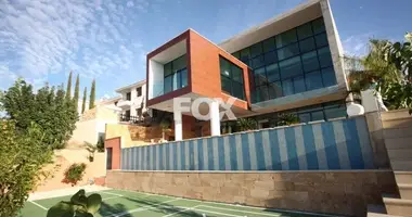 Mieszkanie 5 pokojów w Kamares, Cypr