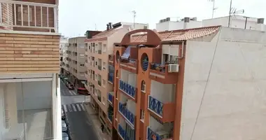 Apartamento 3 habitaciones en Torrevieja, Španjolska
