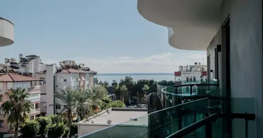 Spacious Duplex Apartment Moments from the Mediterranean Coast in Alanya, Türkei