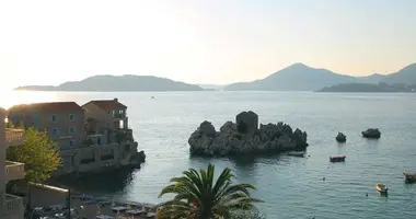 Willa w 13 Monsiberia, Czarnogóra