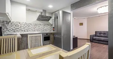 Wohnung 3 zimmer in Minsk, Belarus