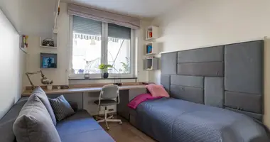 Mieszkanie 4 pokoi w Piaseczno, Polska