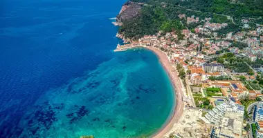 3 bedroom apartment in Petrovac, Montenegro