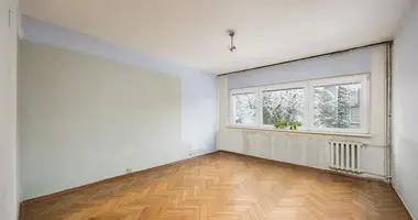 Mieszkanie 3 pokoi w Warszawa, Polska