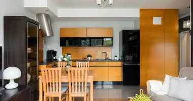 Mieszkanie 2 pokoi w Warszawa, Polska