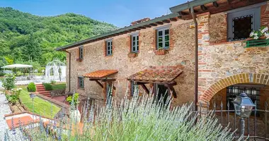 Villa in Campiglioni, Italien
