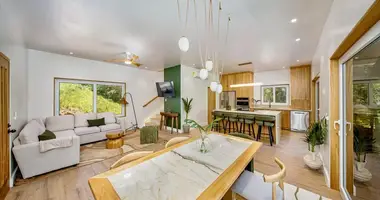 2 bedroom house in Sandy Bay, Honduras