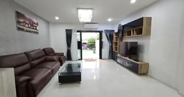 Maison 4 chambres dans Huai Yai, Thaïlande