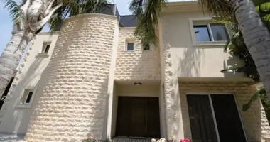 Villa 4 bedrooms in Germasogeia, Cyprus