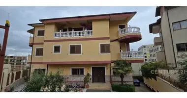 Villa 8 bedrooms in Tirana Municipality, Albania