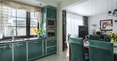 Wohnung 5 zimmer in Warschau, Polen