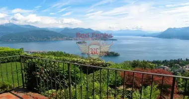 2 bedroom apartment in Stresa, Italy