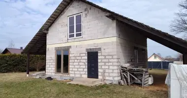 Casa en Aziarycyna, Belarús
