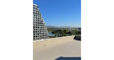 Bureau 600 m² dans Tirana, Albanie