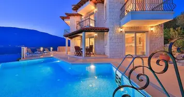 Apartamento 5 habitaciones en Turquía