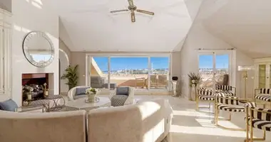 4 bedroom apartment in Spain