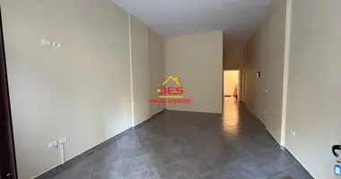 🔑🏢 BUSINESS ENVIRONMENT FOR SALE OR RENT IN BULEVARD, VLORA 📍 Near Max Optika en Bashkia Vlore, Albania
