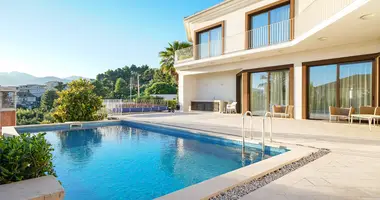 Villa 4 bedrooms in Tivat, Montenegro