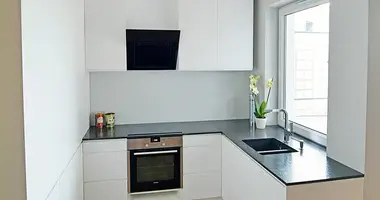 Mieszkanie 2 pokoi w Łódź, Polska