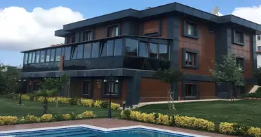 Villa 10 bedrooms in Buyukcekmece, Turkey
