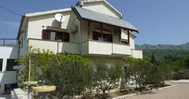 Maison 10 chambres dans Opcina Dezanovac, Croatie