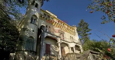 Villa 5 bedrooms in Ranco, Italy