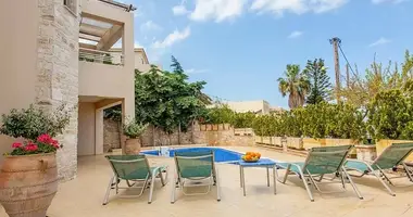 5 bedroom house in Roussospiti, Greece