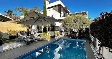 Villa in Urbanizacion Dona Pepa, Spanien