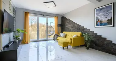 Wohnung 5 zimmer in Marki, Polen