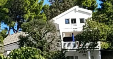 Haus 6 Schlafzimmer in Miljevci, Montenegro