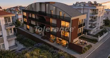 Wohnung 4 zimmer in Muratpasa, Türkei