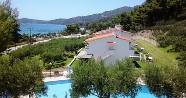 Hotel 700 m² in Kassandra Municipality, Greece