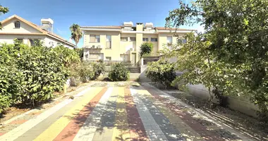 Apartamento 6 habitaciones en Demos Agiou Athanasiou, Chipre