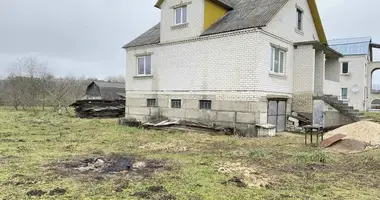 Casa en Camiary, Belarús