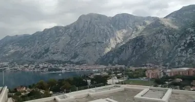 2 bedroom apartment in Skaljari, Montenegro