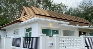 Maison 2 chambres dans Thep Krasatti, Thaïlande