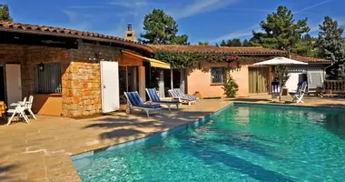 Villa de tres dormitorios en Francia