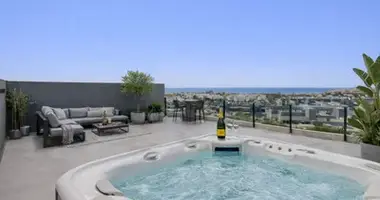 2 bedroom apartment in Estepona, Spain