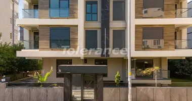 Duplex 4 bedrooms in Konyaalti, Turkey