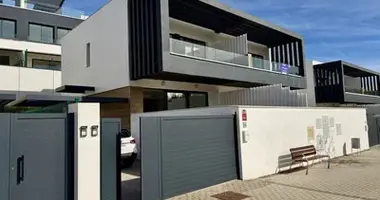 Haus 3 Schlafzimmer in Estepona, Spanien
