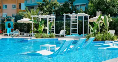 Penthouse-Style Duplex Apartment with City Views in Central Alanya in Alanya, Türkei