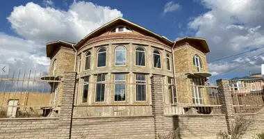 Casa 7 habitaciones en Lymanka, Ucrania
