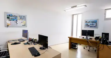 Pomieszczenie biurowe w Aradipu, Cypr