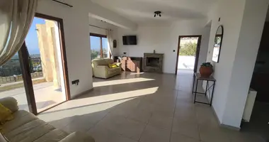 4 bedroom apartment in Tsada, Cyprus