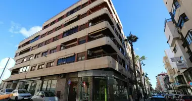 Apartamento 4 habitaciones en Torrevieja, Španjolska